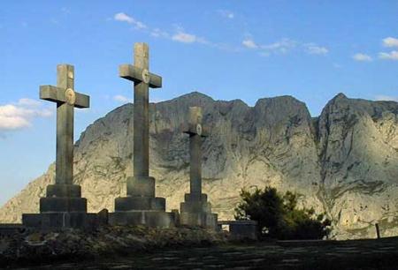 TROIS CROIX